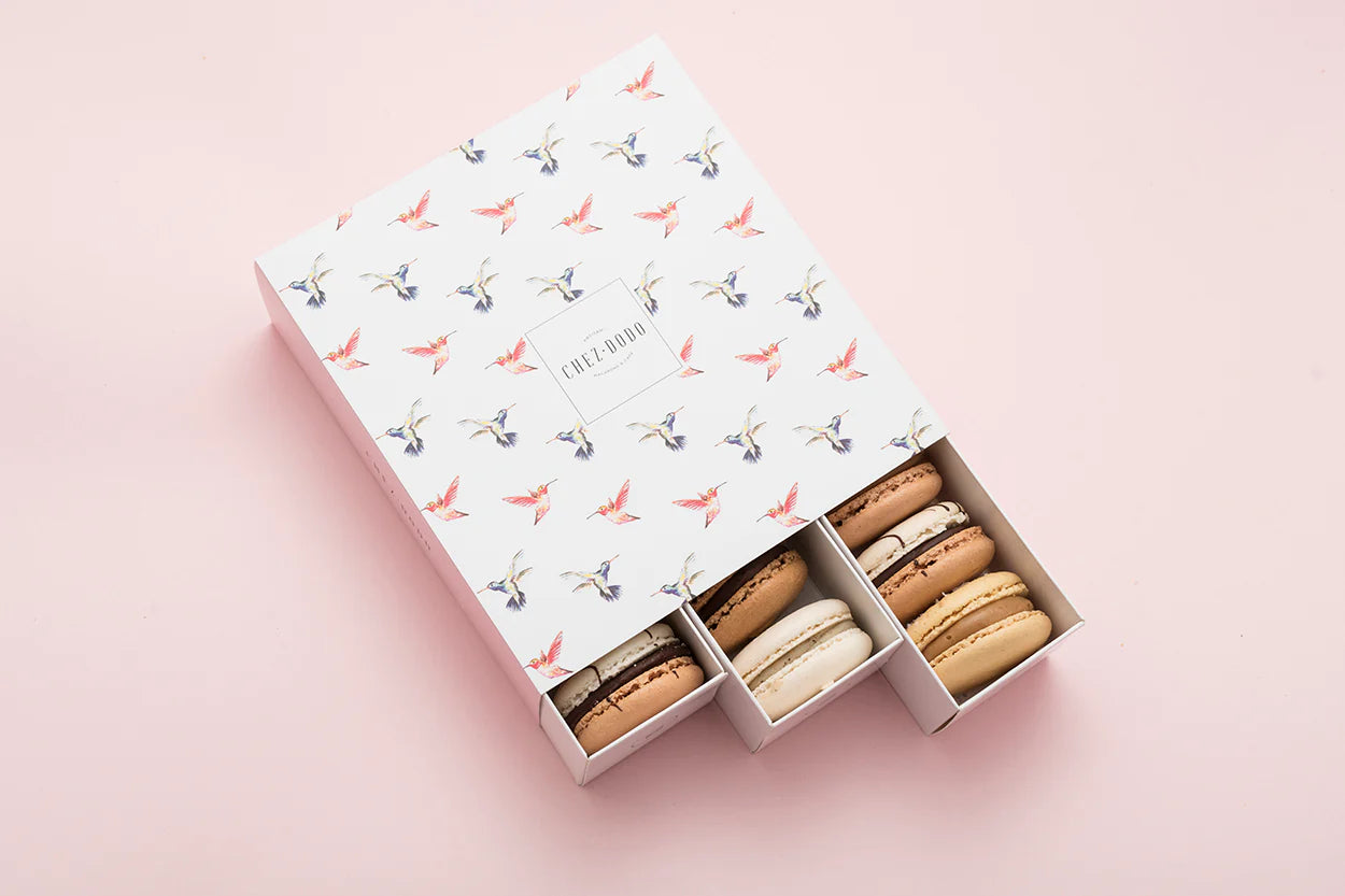 18 db-os macaron válogatás kolibris díszdobozban