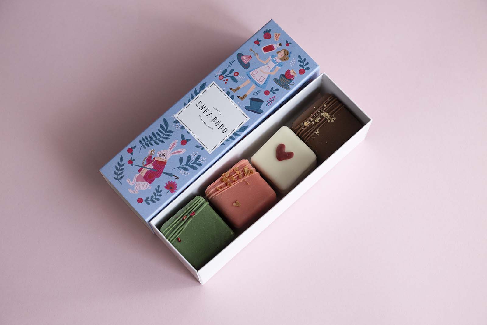 4-piece mignon selection in 'Wonderland' collection gift box (blue)