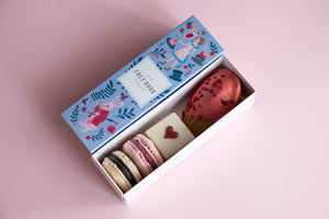 ‘Wonderland’ dessert collection in gift box (blue)