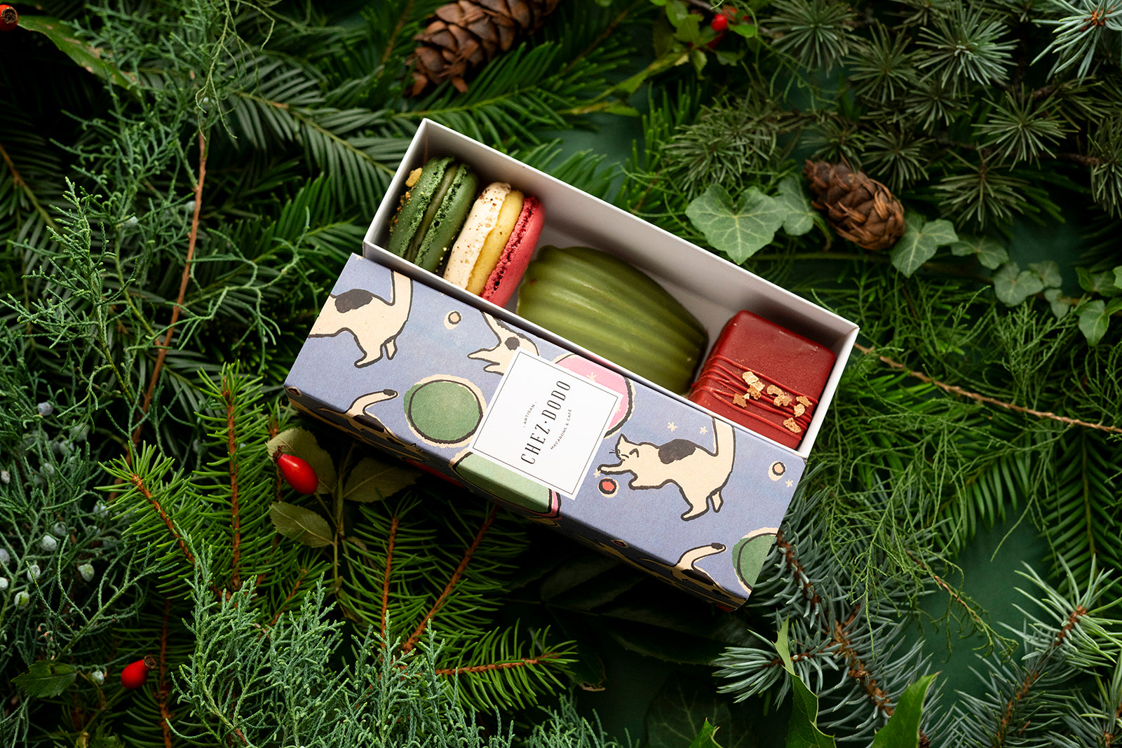 Ünnepi desszertválogatás 'Cats' díszdobozban (kék)